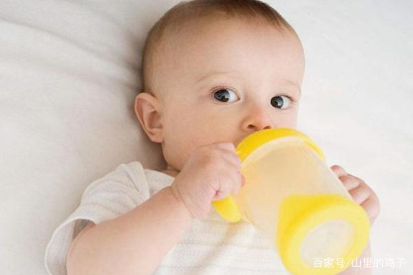 宝宝吃完奶粉后喝多少水