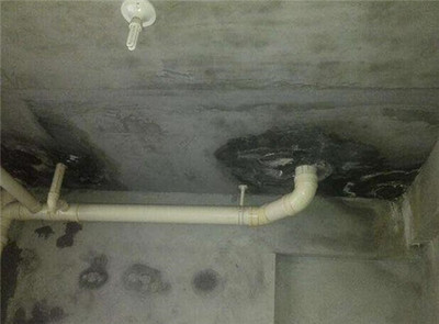 厨房排水管漏水属于物业那