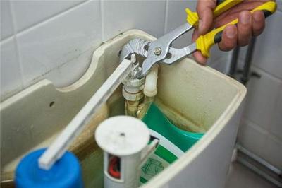 马桶上水阀不止水