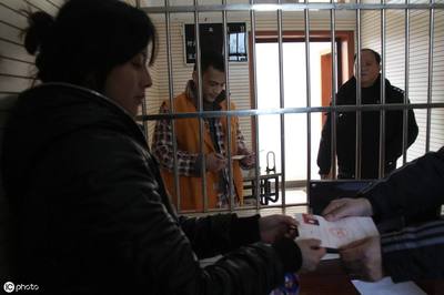 刑事拘留怎么办取保