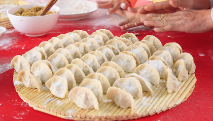 怀孕梦见吃饺子