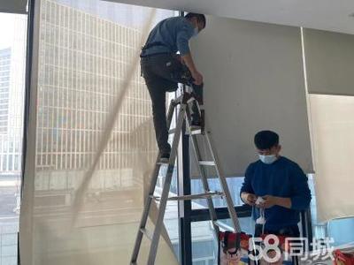 安装窗帘师傅