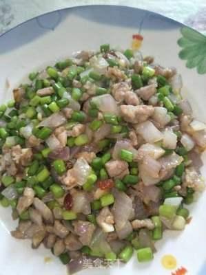 蒜苔洋葱炒肉做法大全家常