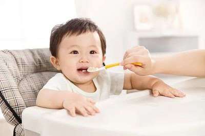 婴儿冲奶粉温度