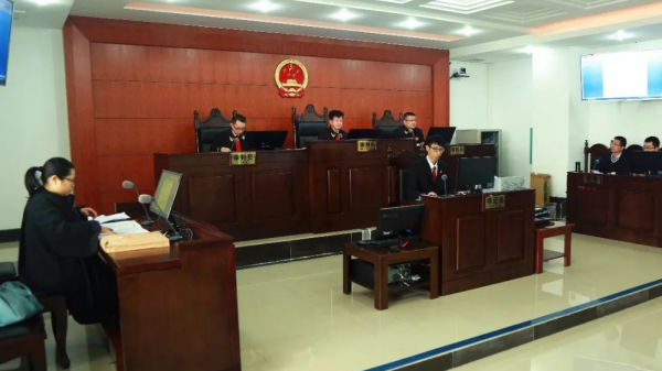 法院中午几点下班
