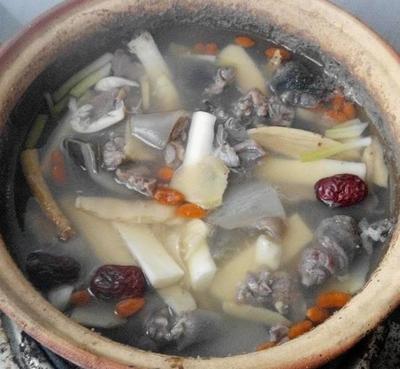 甲鱼老鸭香菇汤