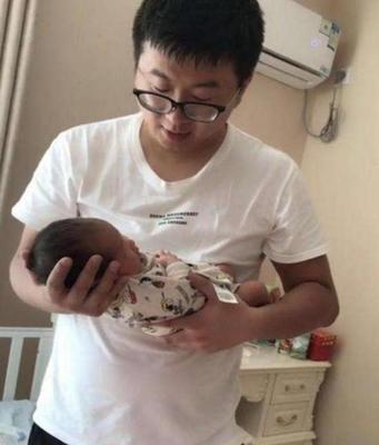 中国夫妻生出混血宝宝