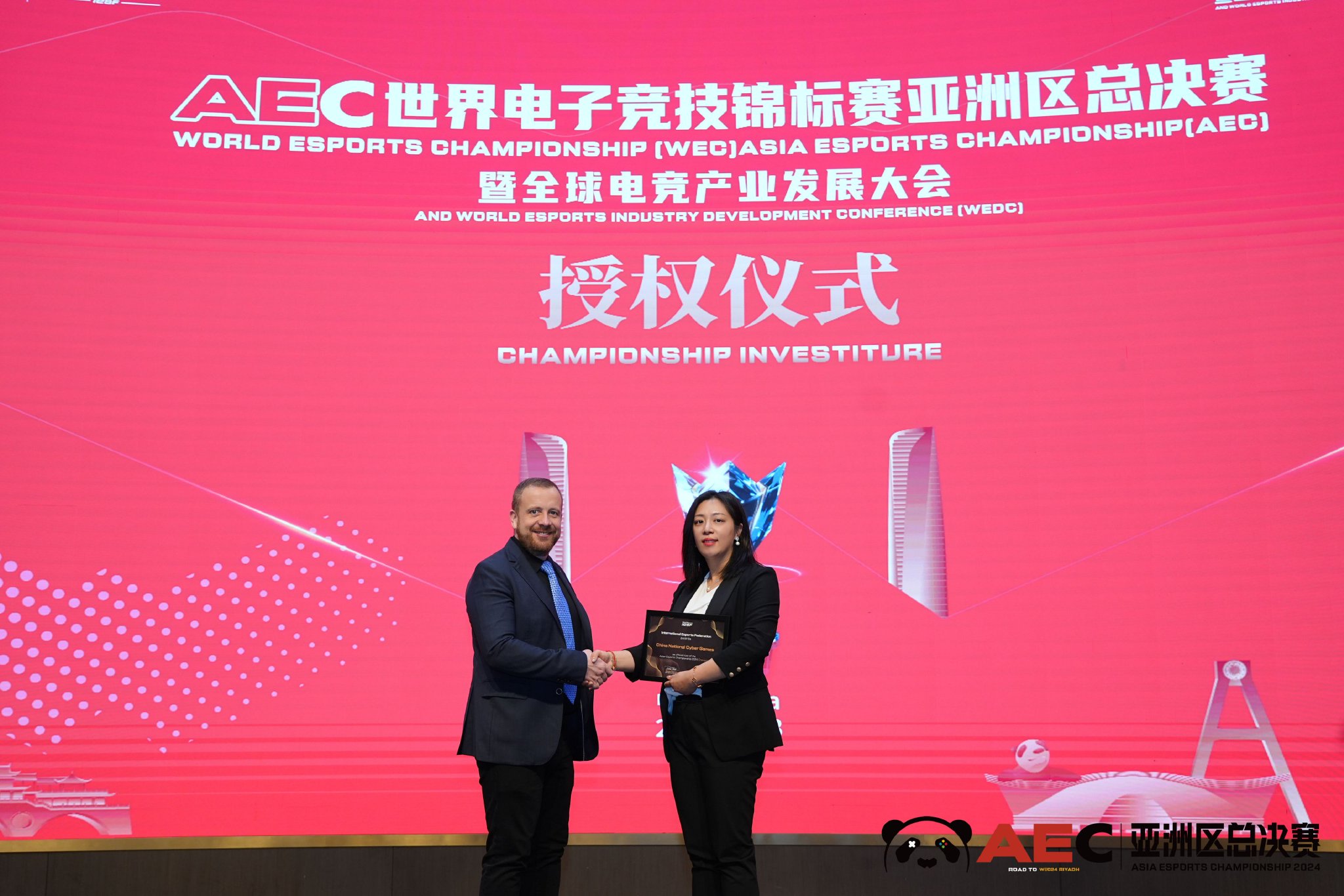 龙凤胎姐弟吃瓜福利相关图片