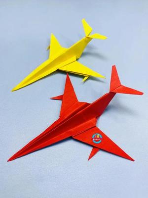 折纸飞机像鸟在飞视频下载